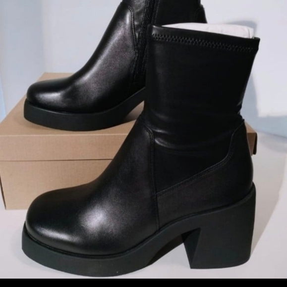 Steve Madden Zeldie Black Leather, Women Size 10. New in box. - Picture 13 of 13